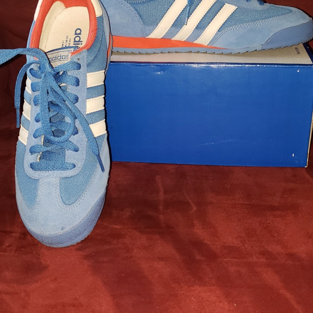 Adidas tennis shoes